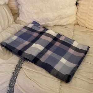 Brand new LOFT blanket scarf